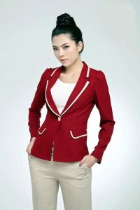 Áo vest nữ cá tính với điểm nhấn cổ áo, túi áo